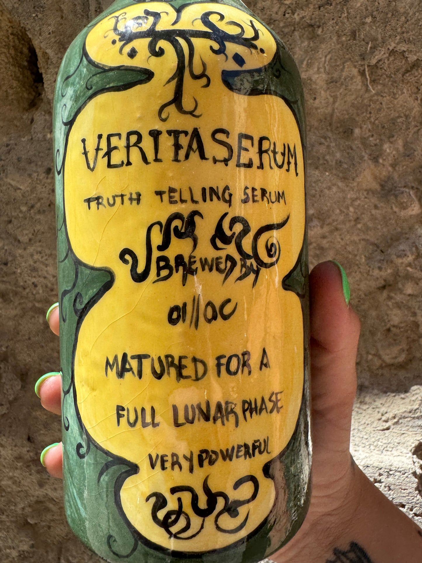 Siero Verita di Oilloc2 in bottiglia con contagocce, per la cura della pelle e idratazione del viso.