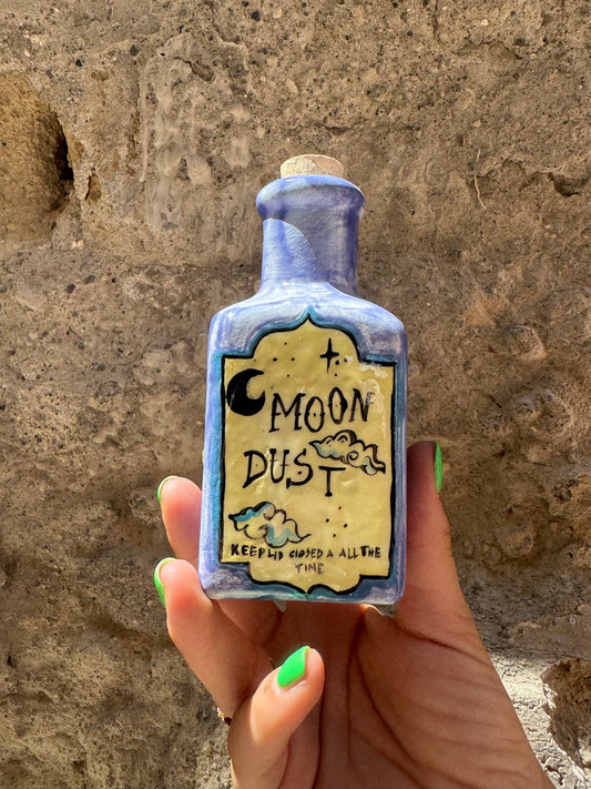 Filtro Moon Dust di Oilloc2, dettagli visibili, conico e in acciaio, per vaporizzatori e aromaterapia.